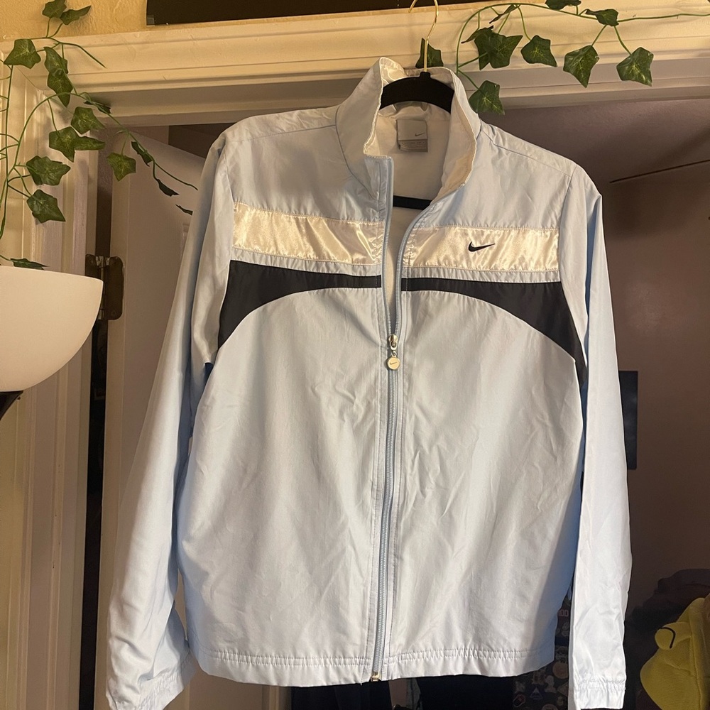 Women’s Vintage Nike Windbreaker